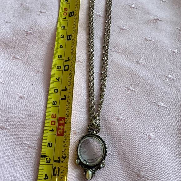 Elegant Gold Pendant Cameo Etched Necklace, Sweet Romance - Picture 8 of 9